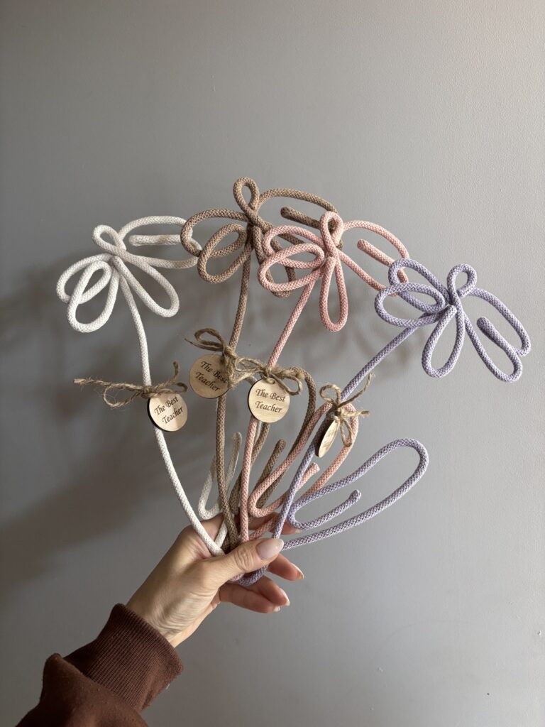 Unique teacher gift daisy flower with wooden message tag